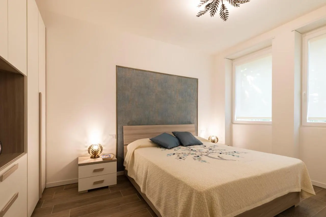 West Milan - Modern And Comfortable Apartment 0*,  Italy