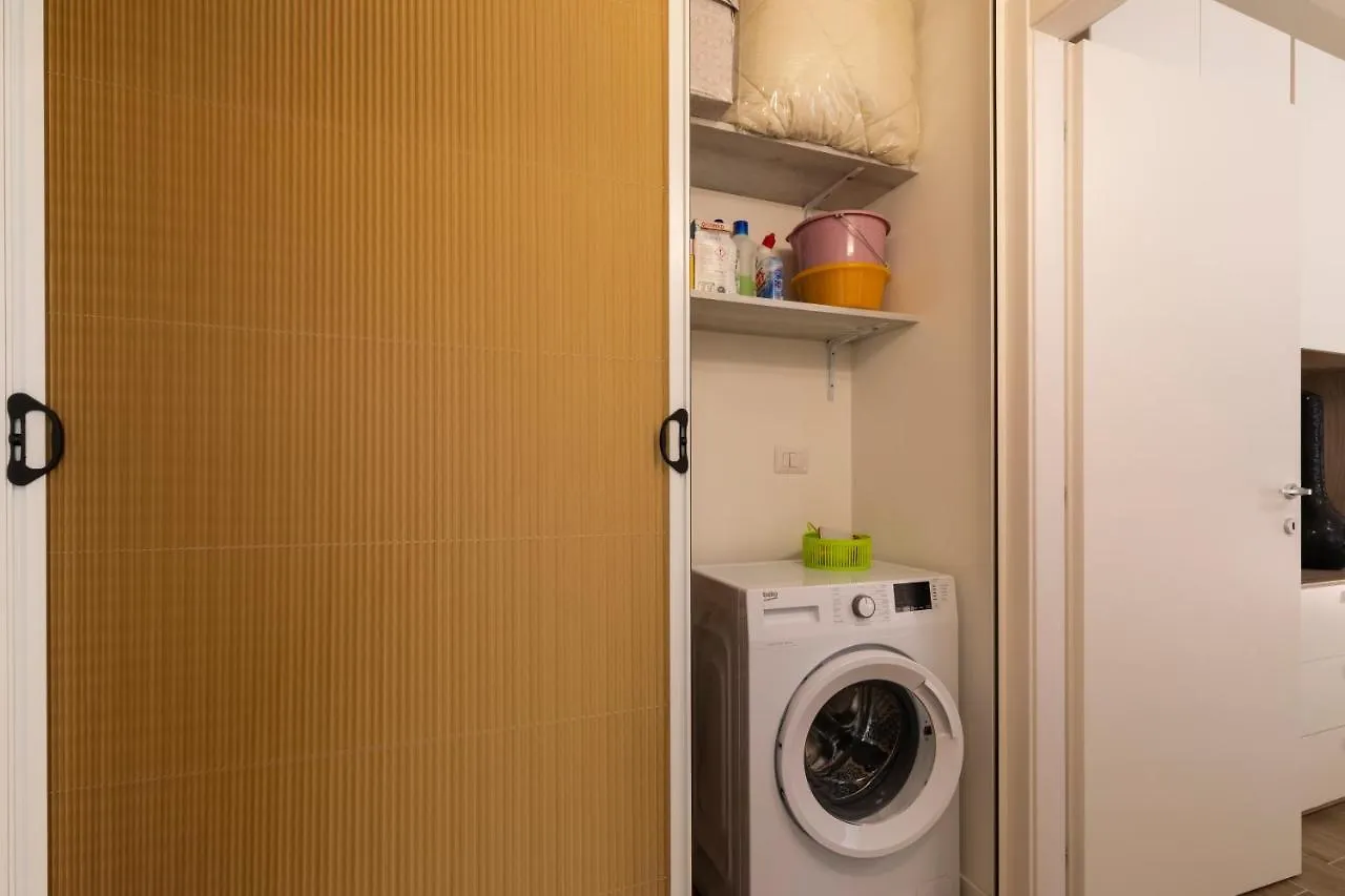 West Milan - Modern And Comfortable Apartment Italy