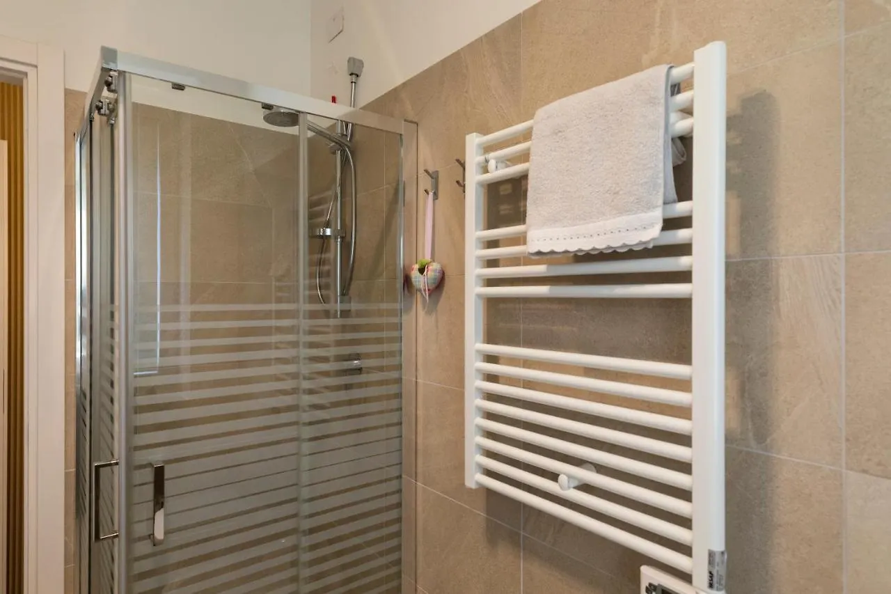 West Milan - Modern And Comfortable Apartment 0*,  Italy